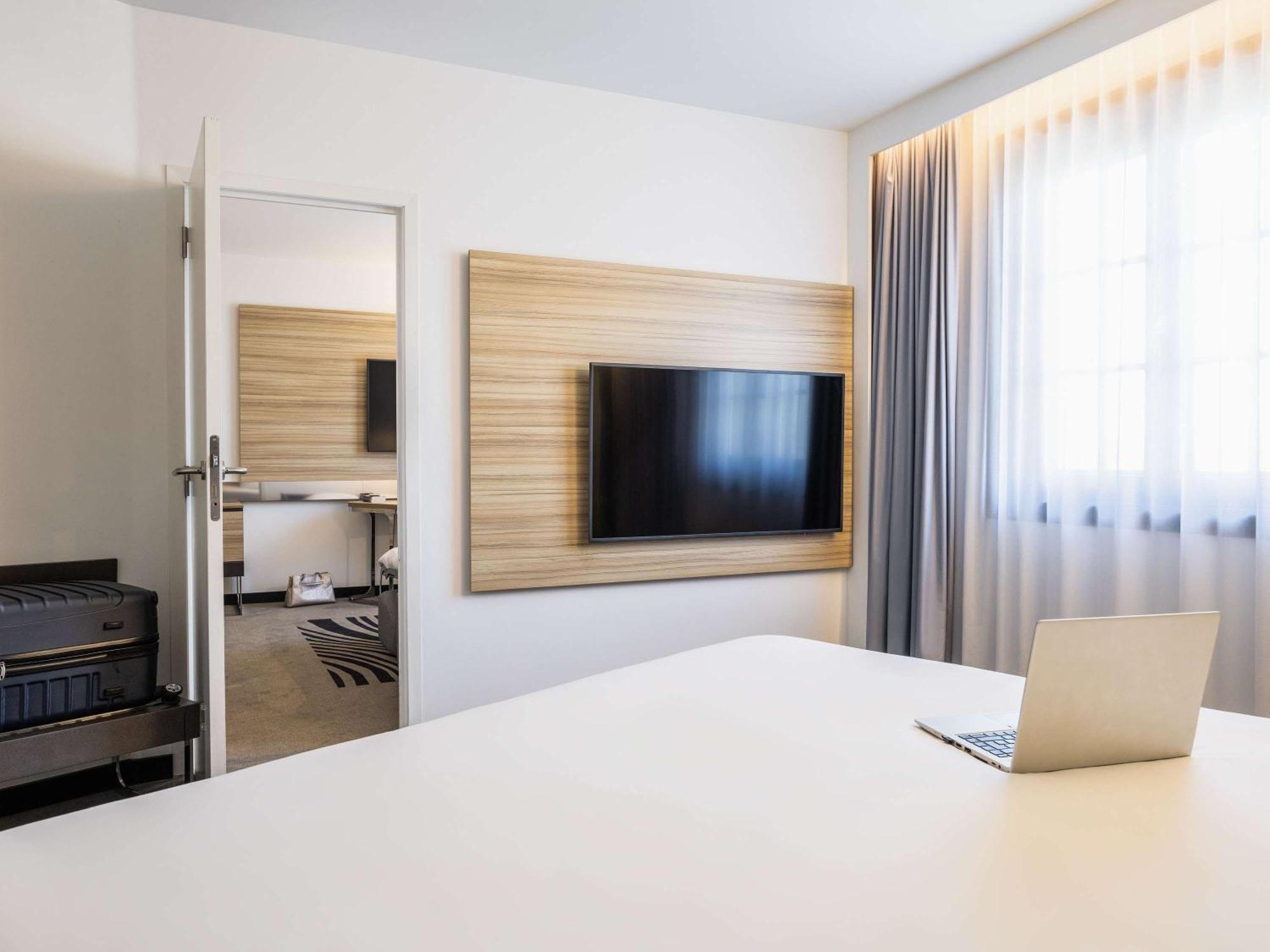 Hotel Novotel Brussels Off Grand Place Esterno foto