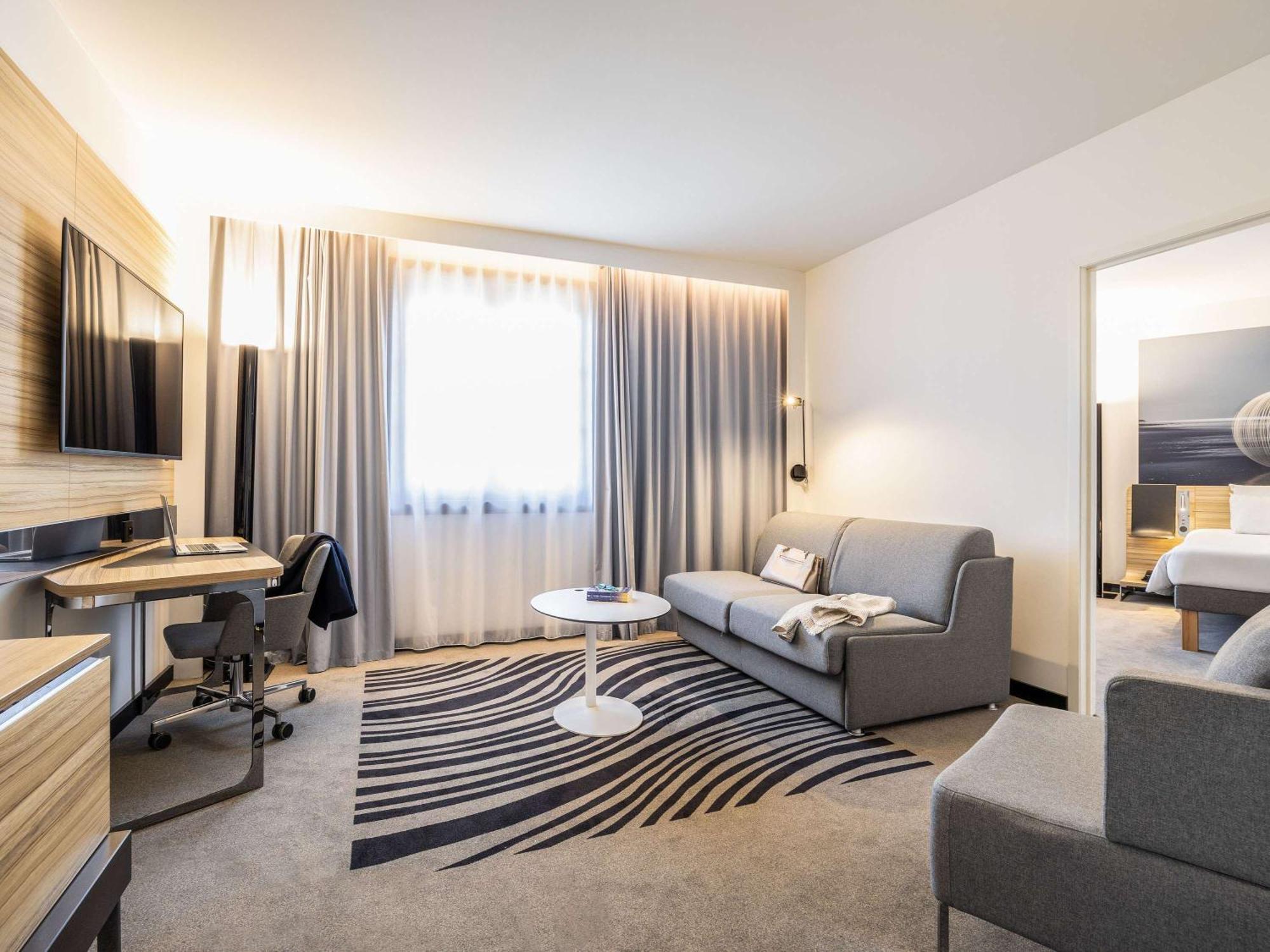 Hotel Novotel Brussels Off Grand Place Esterno foto