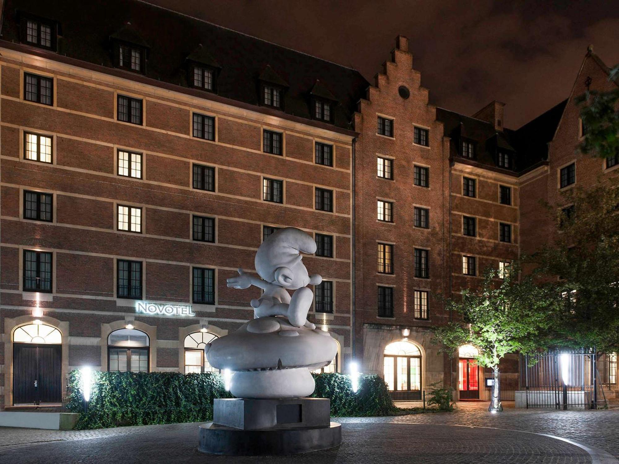 Hotel Novotel Brussels Off Grand Place Esterno foto
