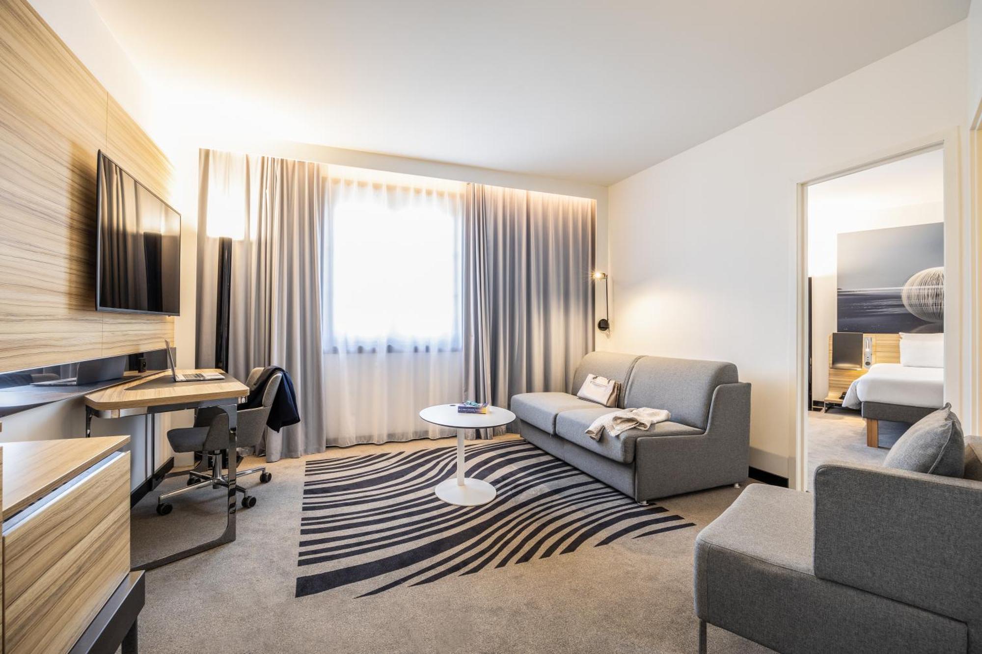 Hotel Novotel Brussels Off Grand Place Esterno foto