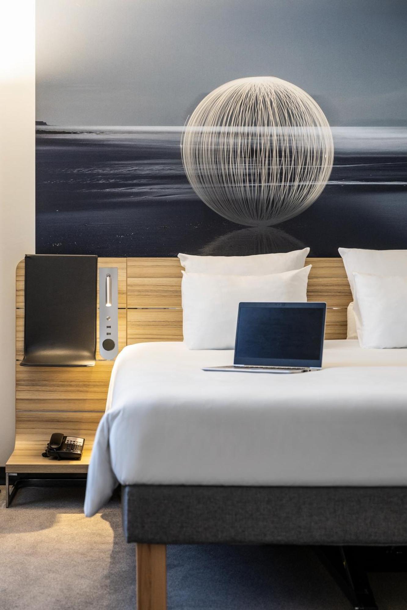 Hotel Novotel Brussels Off Grand Place Esterno foto