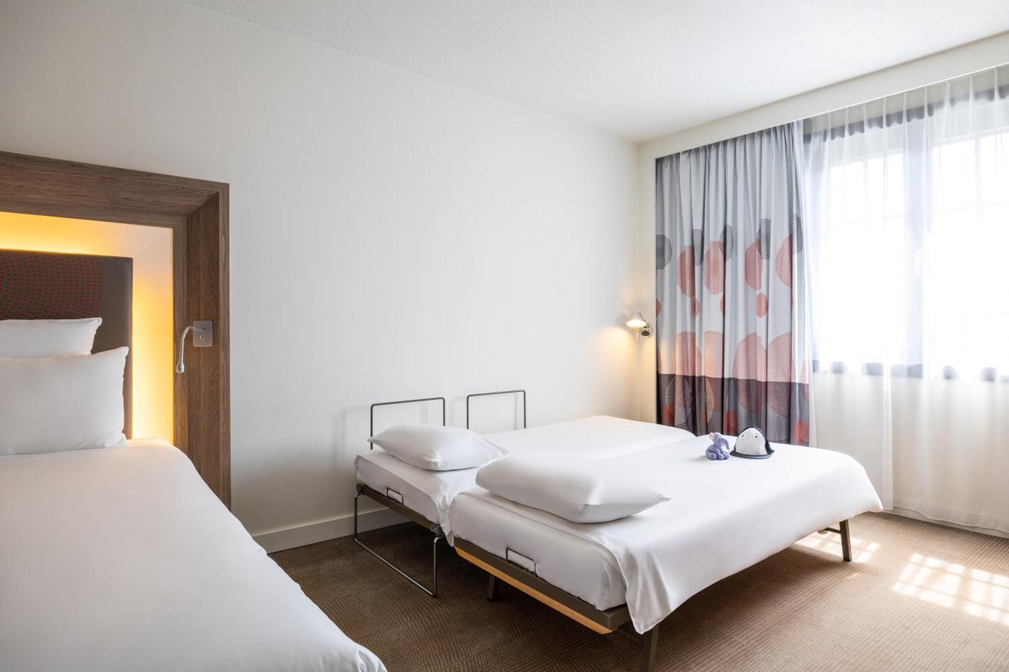 Hotel Novotel Brussels Off Grand Place Esterno foto