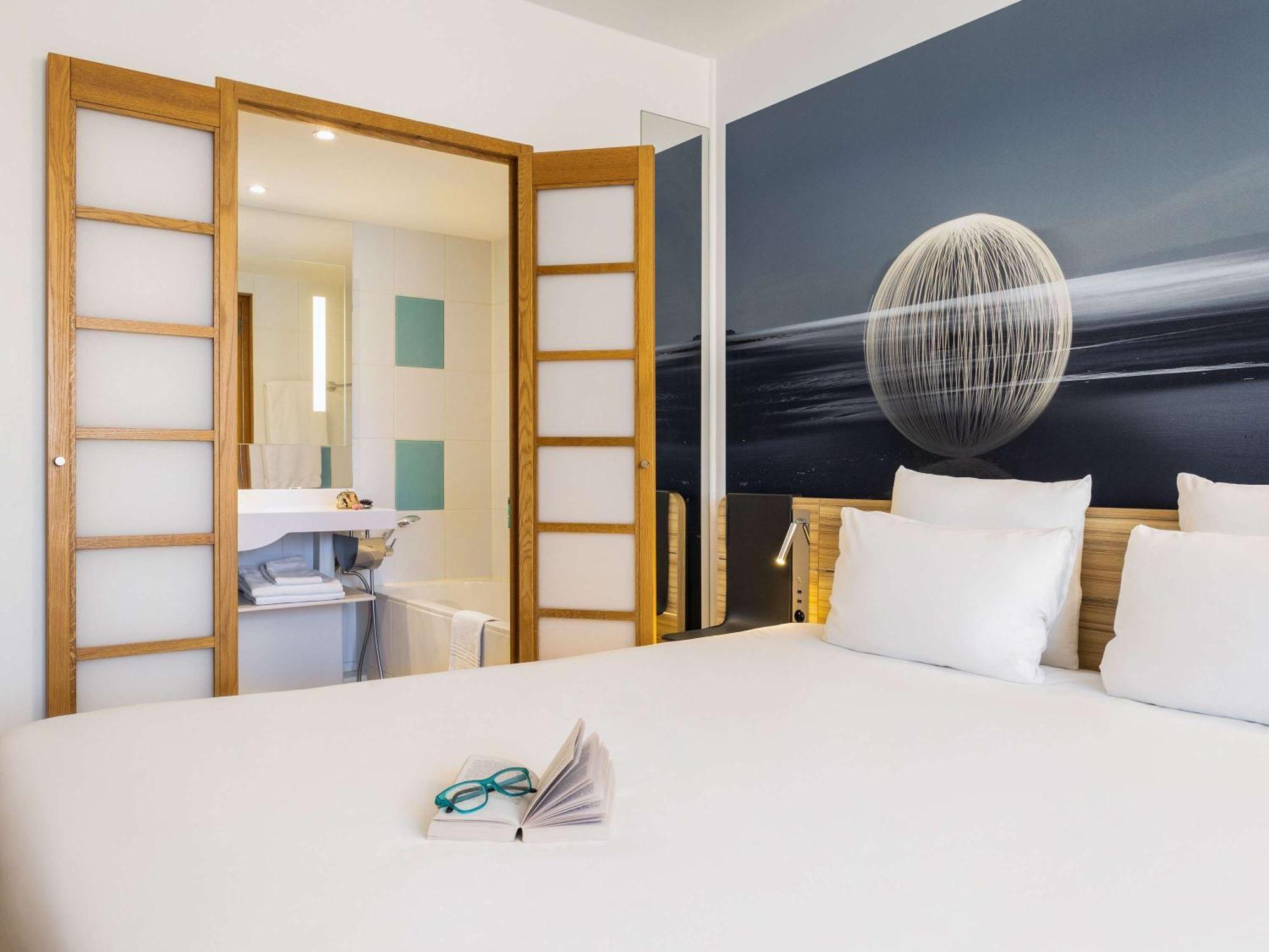 Hotel Novotel Brussels Off Grand Place Esterno foto