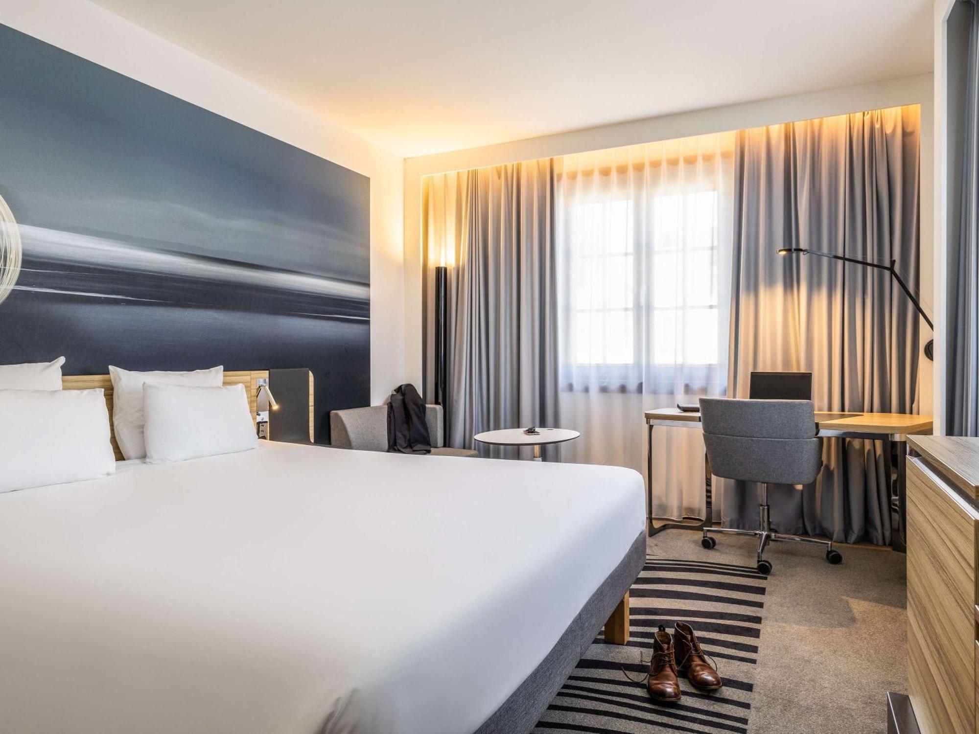 Hotel Novotel Brussels Off Grand Place Esterno foto